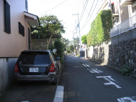 江ノ電石上駅付近